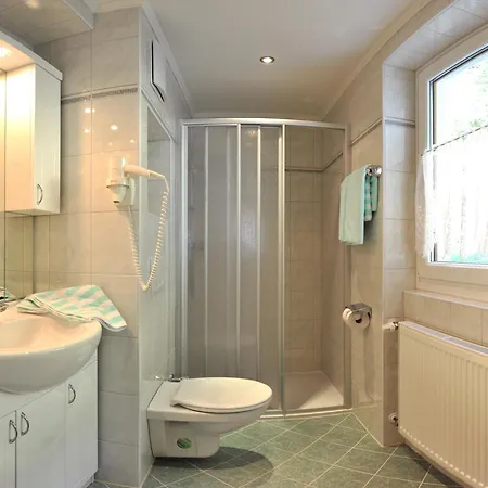 Schiwiese Mit Freiem Eintritt In Alpentherme In Bad Hofgastein