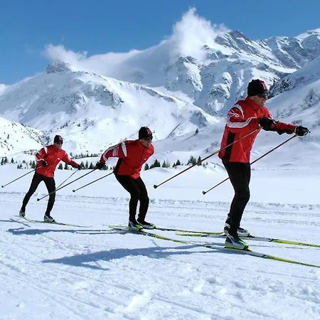 Schiwiese Mit Freiem Eintritt In Alpentherme In * باد هوفغاستين