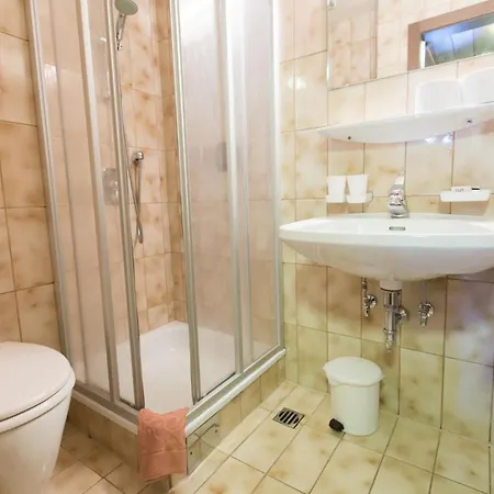 Schiwiese Mit Freiem Eintritt In Alpentherme In *