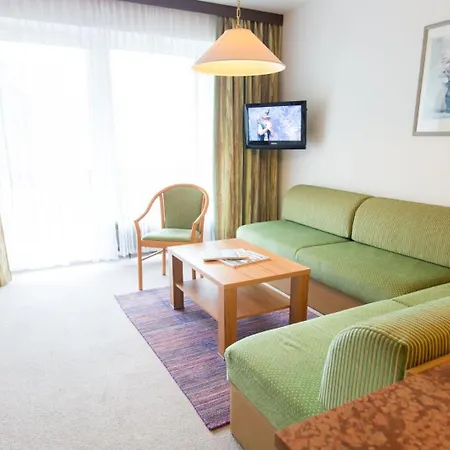 Schiwiese Mit Freiem Eintritt In Alpentherme In * Bad Hofgastein